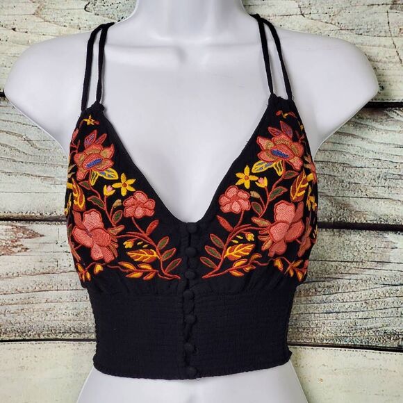 Forever 21 Women’s Black Embroidered Floral Crop Top Medium Boho Festival - Picture 2 of 8